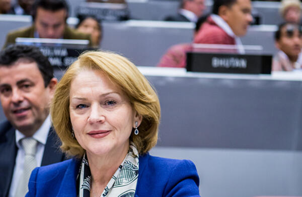 Arta Dade : "Nous devons coopérer dans tous les domaines qui ne nous font 
pas retomber dans la confrontation partisane". ©IPU

