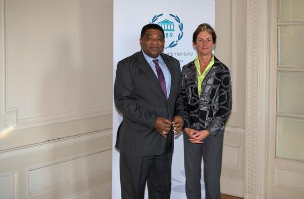 Martin Chungong et Gerda Verbung, Coordinatrice de l'initiative SUN. Photo : 
©UIP/Jorki

