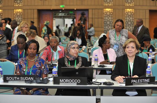 Dans son travail, l’UIP s’attache à promouvoir l’égalité des sexes et à accroître le nombre de femmes parlementaires. © UIP / Parlement du Bangladesh