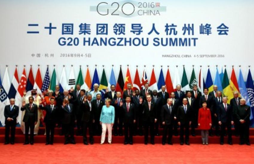 Les leaders des pays du G20 posent ensemble pour la photo de famille du 
11ème Sommet des chefs d'Etat du G20, à Hangzhou, Chine, le 4 septembre 
2016. ©Turkish Presidency/Yasin Bulbul/Anadolu Agency

