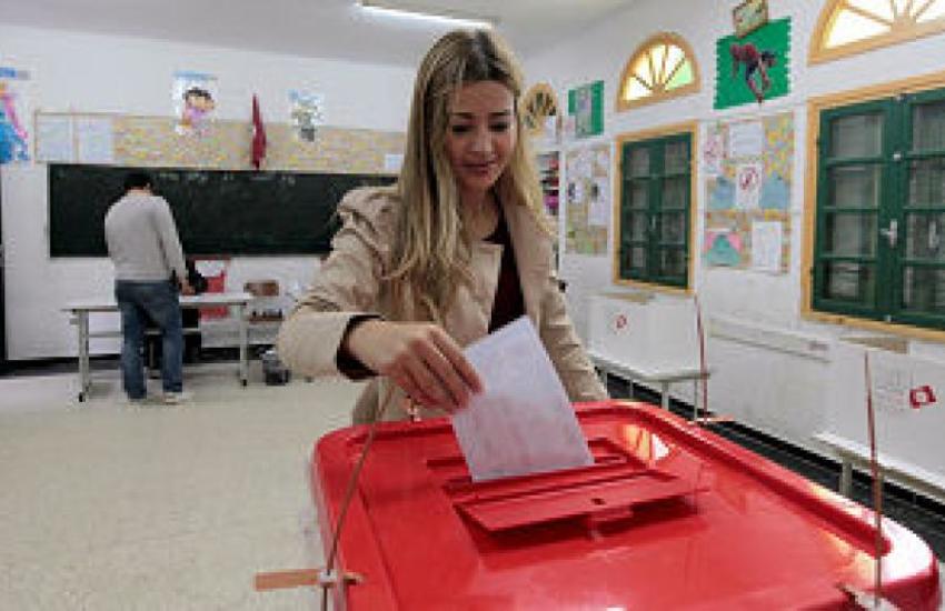 Engaging young people in formal politics is crucial to building strong democracies. ©REUTERS/Anis Mili