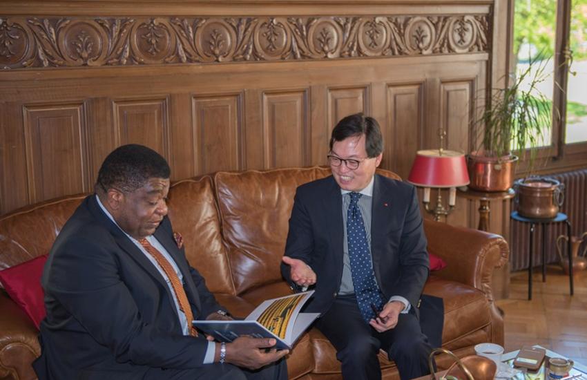 IPU Secretary General Martin Chungong with Vietnamese Ambassador Duong Chi Dzung