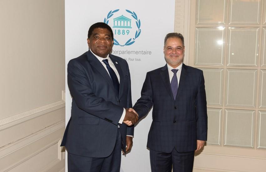 Le Secrétaire général de l’UIP, Martin Chungong, et le Vice-Premier 
Ministre yéménite,  Abdel Malik Al-Mikhlafi. © UIP/Jorky

