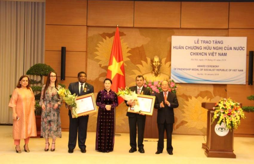 IPU Secretary General Martin Chungong and former IPU President Saber Chowdhury were awarded the Friendship Order by Nguyen Thi Kim Ngan, Chairperson of the Viet Nam National Assembly
