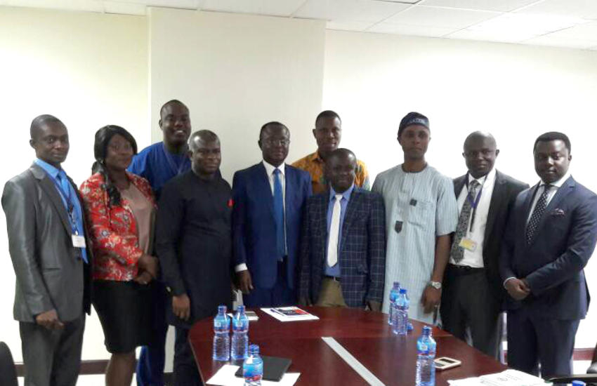Un groupe de jeunes parlementaires nigérians s’est rendu au Ghana pour 
aider leurs homologues à créer un forum de jeunes parlementaires. 
© Raphael Igbokwe

