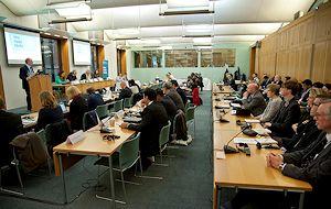 Plus de 60 parlementaires de 17 parlements nationaux ont réaffirmé à 
Londres leur engagement pour la ratification du Traité sur le commerce des 
armes (TCA). ©BGIPU/Paul Milsom

