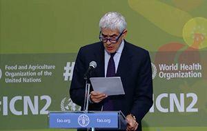 IPU´s Honorary President Pier Ferdinando Casini stressed the elimination of 
all kinds of malnutrition “is an imperative which spares no country and 
must be achieved within our life time.” ©FAO


