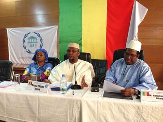 Des intervenants au séminaire à Bamako. © UIP/I. Obadiaru

