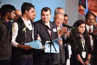 Le Président de l'UIP, Saber Chowdhury, et le Président de la Nippon 
Foundation, Yohei Sasakawa, lors du lancement de l'Appel mondial 2017.

