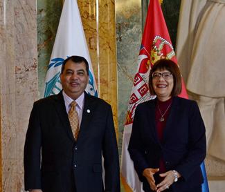 Le Président de l'UIP, Saber Chowdhury et la Présidente du Parlement, Mme 
Maja Gojkovic. Photo : © Assemblée nationale de la République de Serbie

