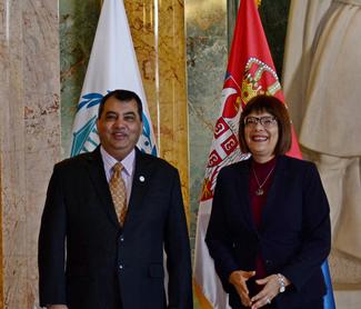 Le Président de l'UIP, Saber Chowdhury et la Présidente du Parlement, Mme 
Maja Gojkovic. Photo : © Assemblée nationale de la République de Serbie

